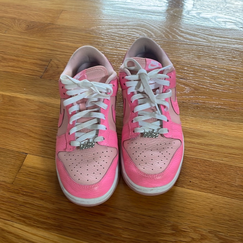 Nike Dunk Low Triple Pink